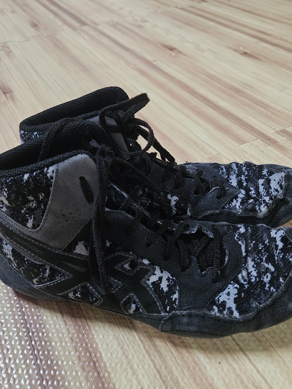ASICS Snapdown 2 Wrestling Shoes Camo Black Grey Men 7 Women 8.5 J703Y Gym MMA